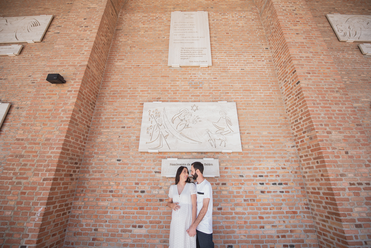 ensaio-gestante-mari-e-renato-no-santuario-nacional-aparecida-do-norte-cidade-do-romeiro