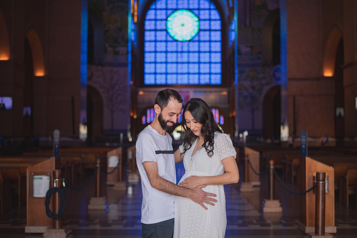 ensaio-gestante-mari-e-renato-no-santuario-nacional-aparecida-do-norte-cidade-do-romeiro