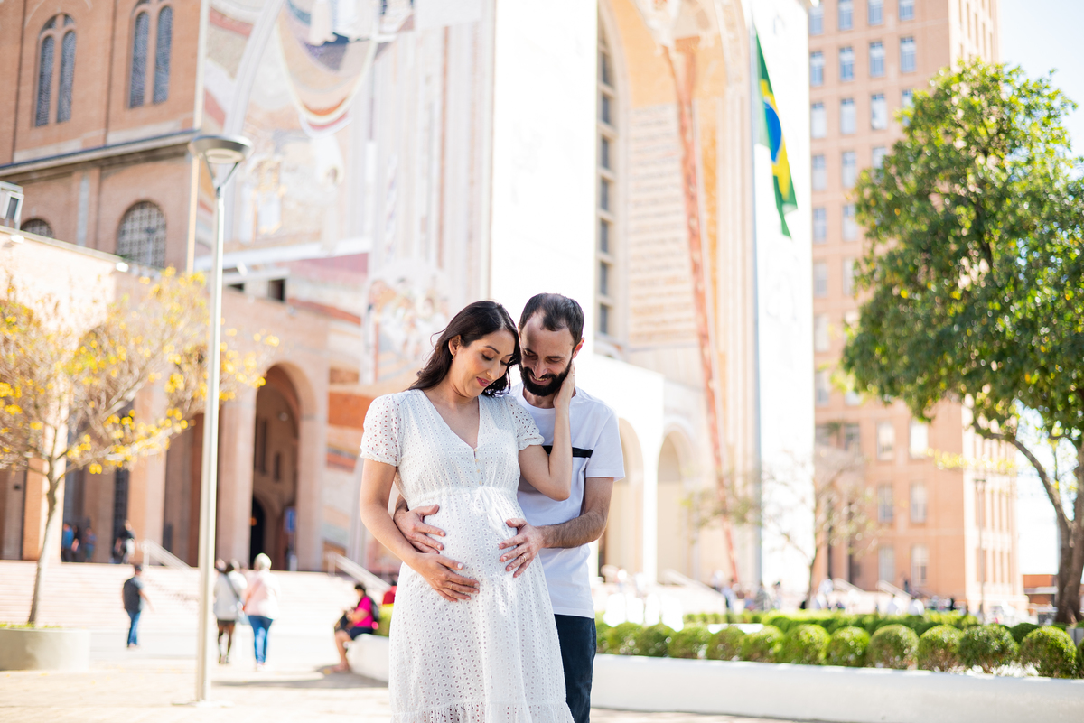 ensaio-gestante-mari-e-renato-no-santuario-nacional-aparecida-do-norte-cidade-do-romeiro