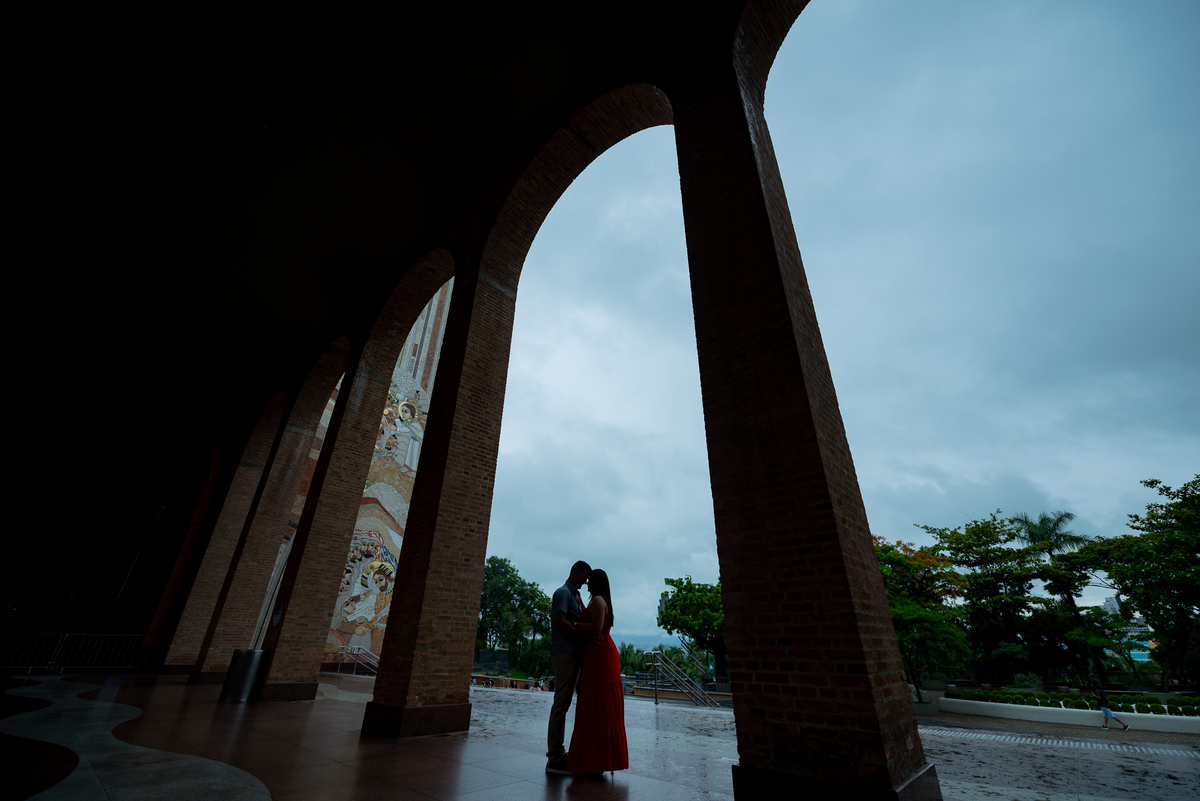 ensaio-casal-pre-wedding-no-santuario-nacional-aparecida-do-norte