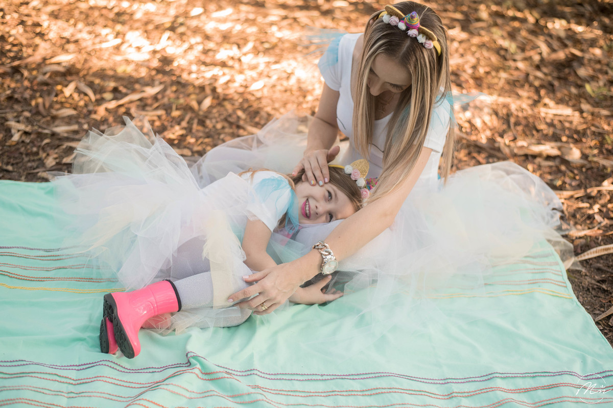 leticia-e-larinha-ensaio-tal-mae-tal-filha-unicornio-guaratingueta-sp