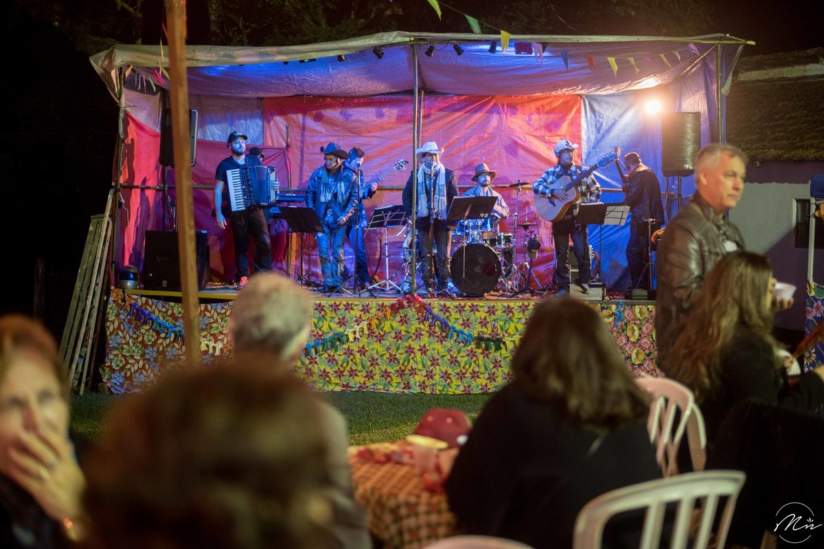 arraia-da-gisa-aniversario-festa-junina-guaratingueta-sp