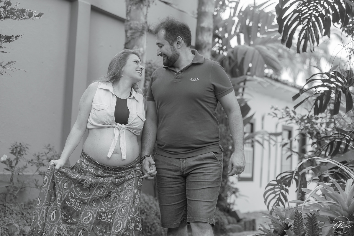 ensaio-gestante-em-paraty-parati-rj-no-centro-hisorico-e-na-praia-de-trindade-e-na-pousada-porto-imperial