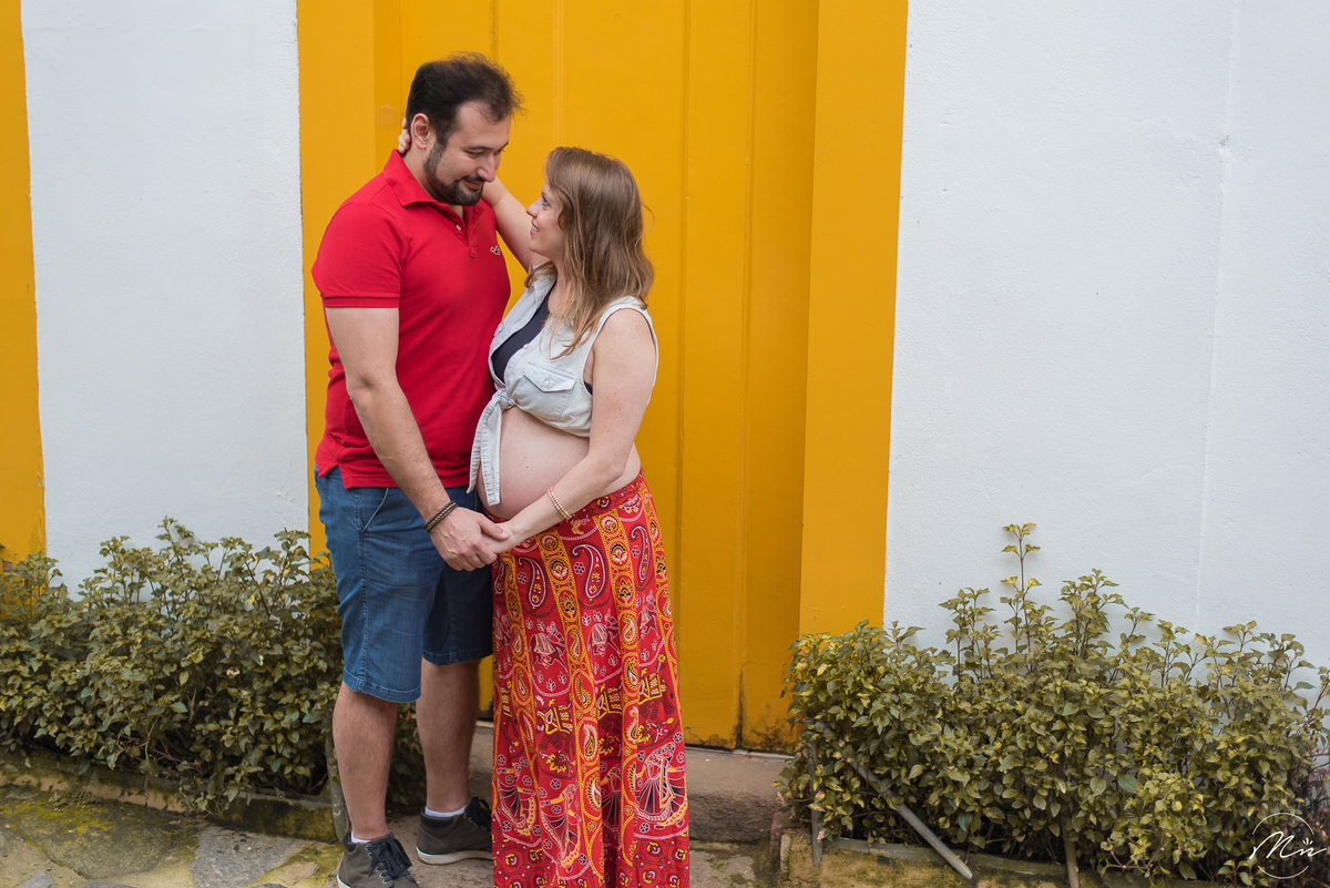 ensaio-gestante-em-paraty-parati-rj-no-centro-hisorico-e-na-praia-de-trindade-e-na-pousada-porto-imperial