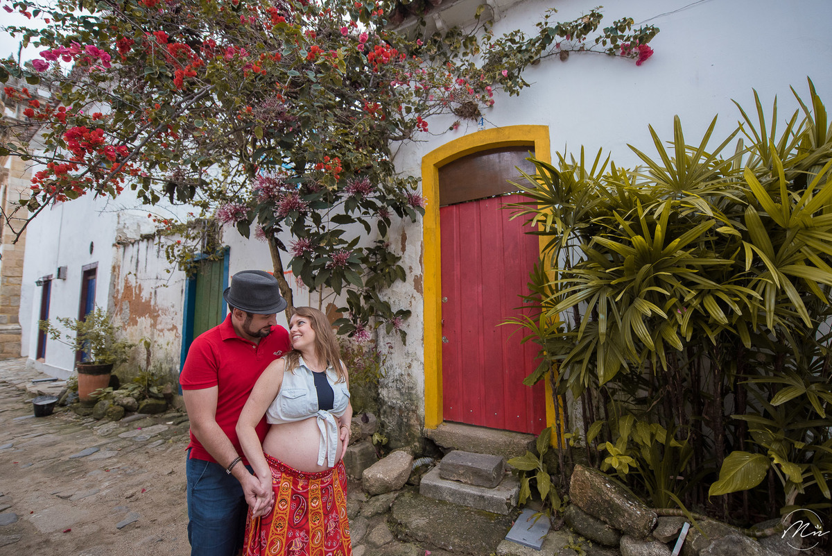ensaio-gestante-em-paraty-parati-rj-no-centro-hisorico-e-na-praia-de-trindade-e-na-pousada-porto-imperial