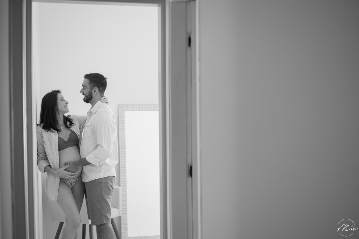 ensaio-gestante-em-estudio-life-style-marcela-nunes-fotografia-aparecida-sp