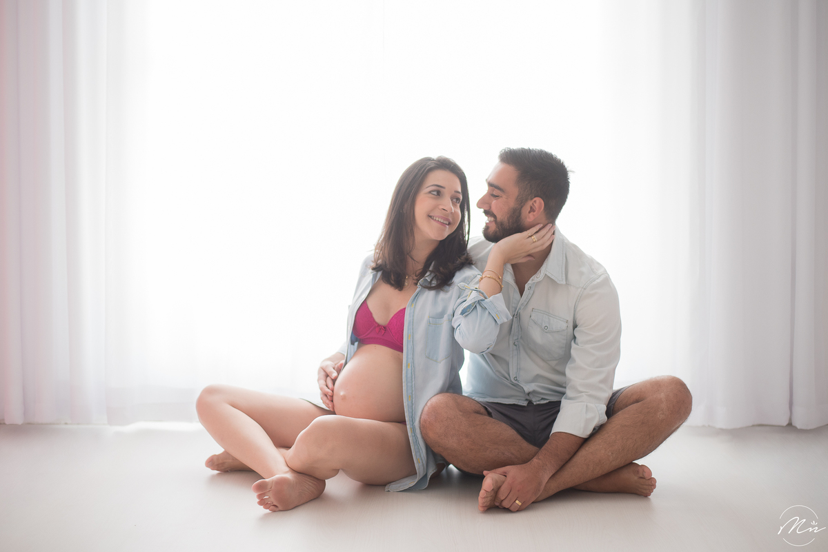 ensaio-gestante-em-estudio-life-style-marcela-nunes-fotografia-aparecida-sp