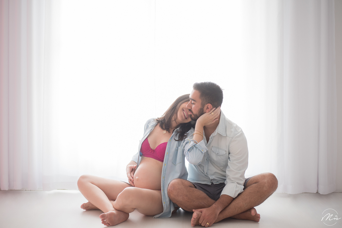 ensaio-gestante-em-estudio-life-style-marcela-nunes-fotografia-aparecida-sp