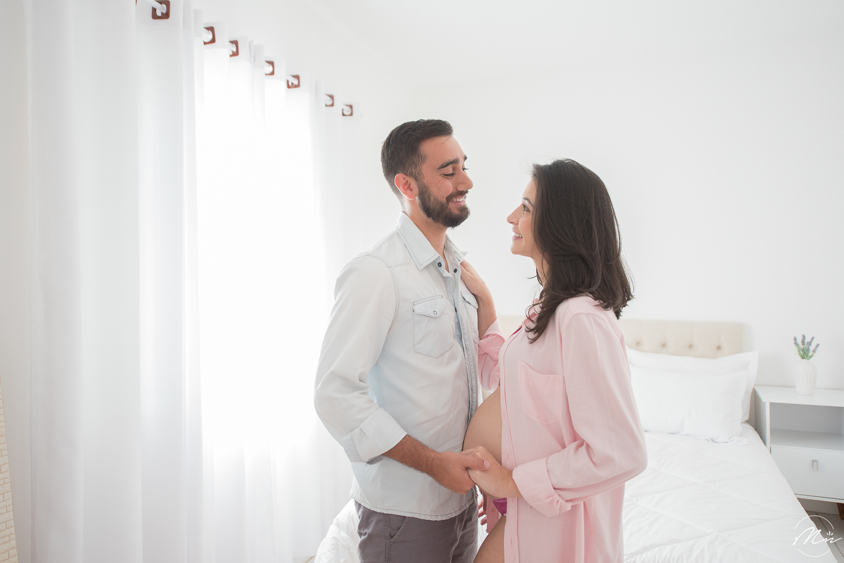 ensaio-gestante-em-estudio-life-style-marcela-nunes-fotografia-aparecida-sp