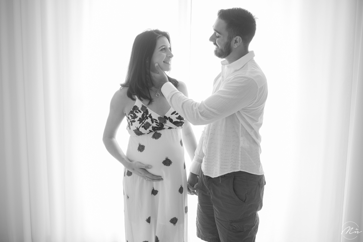 ensaio-gestante-em-estudio-life-style-marcela-nunes-fotografia-aparecida-sp