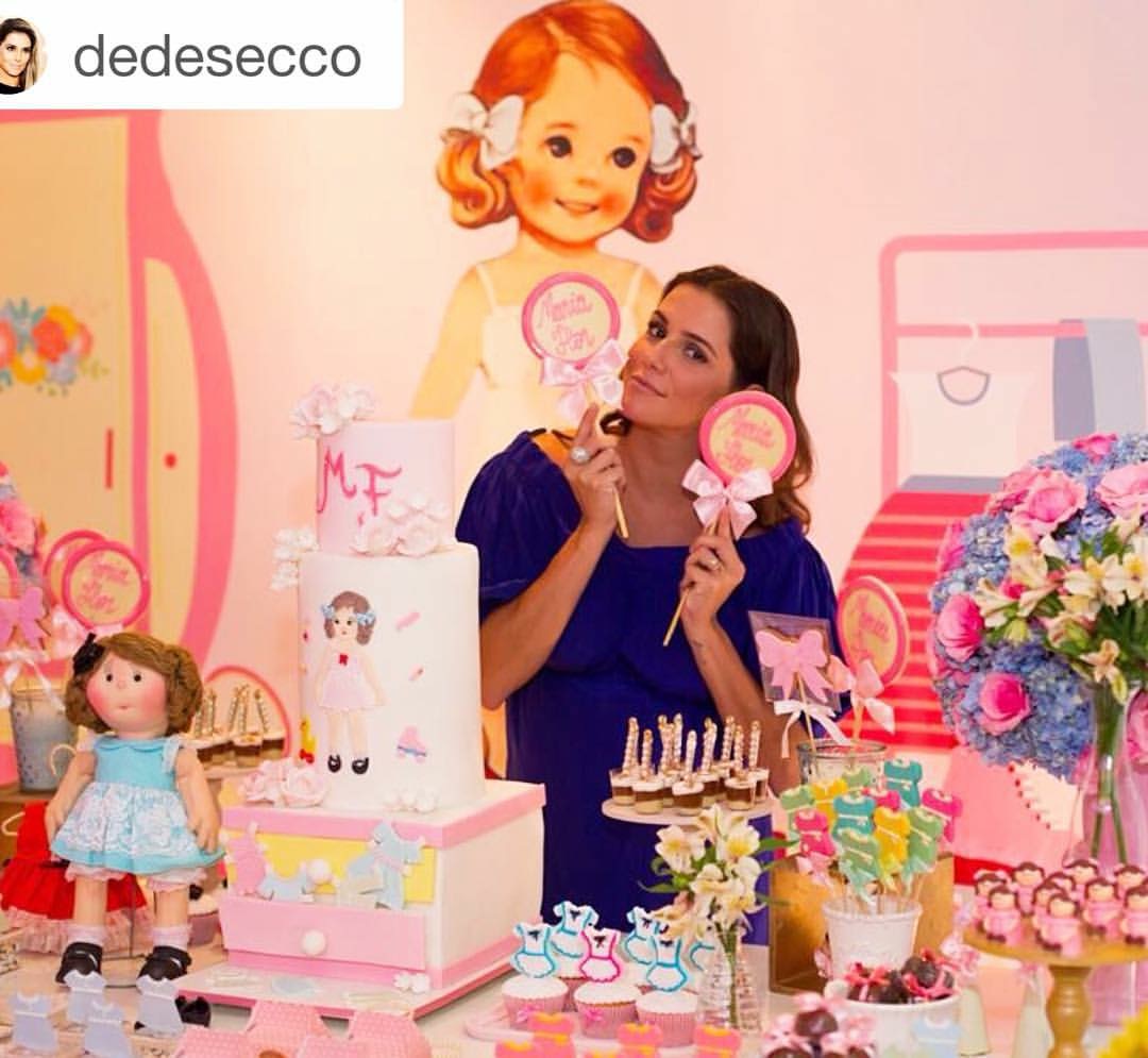 Imagem capa - DEBORAH SECCO GANHA O CARINHO DOS AMIGOS NO CHA DE BEBÊ DE MARIA FLOR por Thalita Castanha