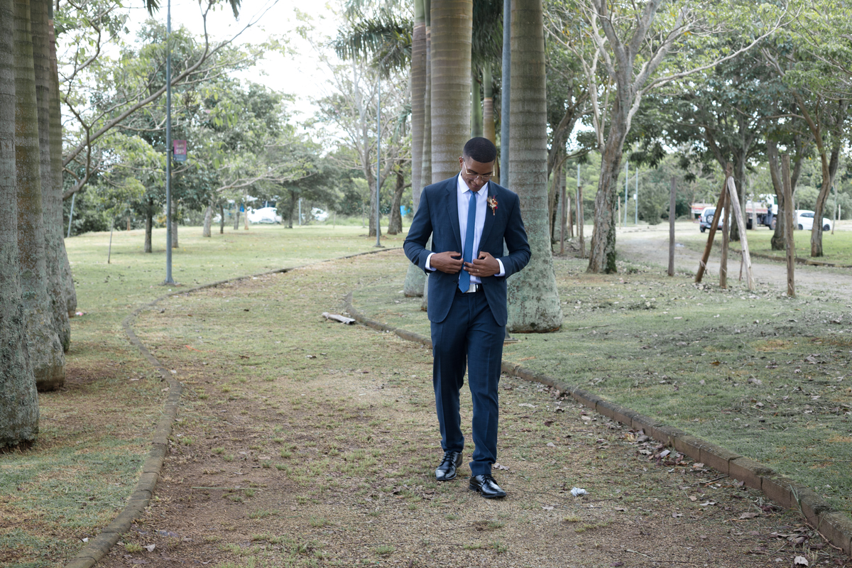 Ensaio de casal ensaio de casamento de civil fotografia de casal civil casamento de civil casal black ensaio em são Paulo Wedding de civil casal evangélico ensaio de casal dutra Vestido de noiva civil
terno de casamento de civil
Casal jovem
