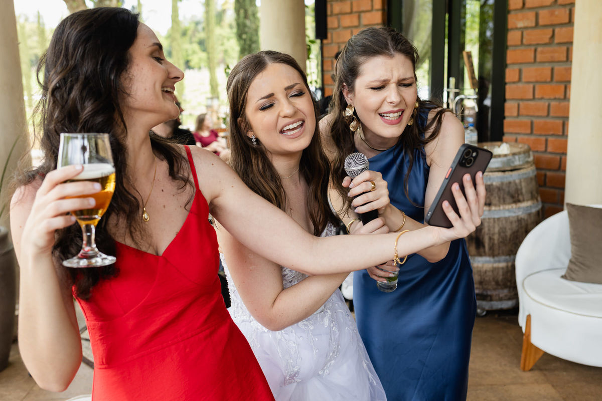 Celebração emocionante casamento intimista Elisiane e Giovani