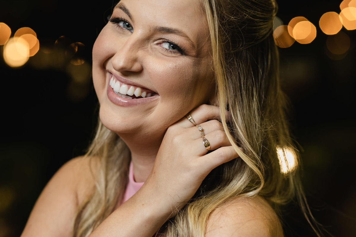 Retratos da formanda Samara em Direito pela FMP.