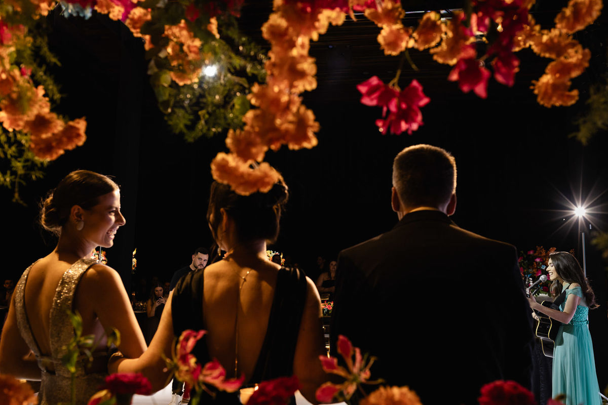Celebração memorável da formatura de Pietra Aquino em Medicina, no Clube Comercial