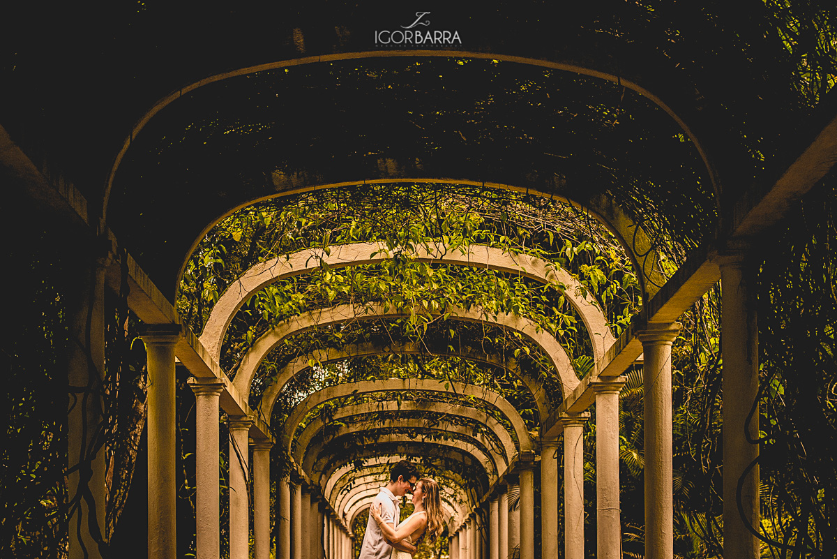 noivos felizes, fotografo em jf, jardim botanico, rio de janeiro, RJ, fotografia jf, Noiva, Casal, sessão de fotos, pré-casamento, e-session