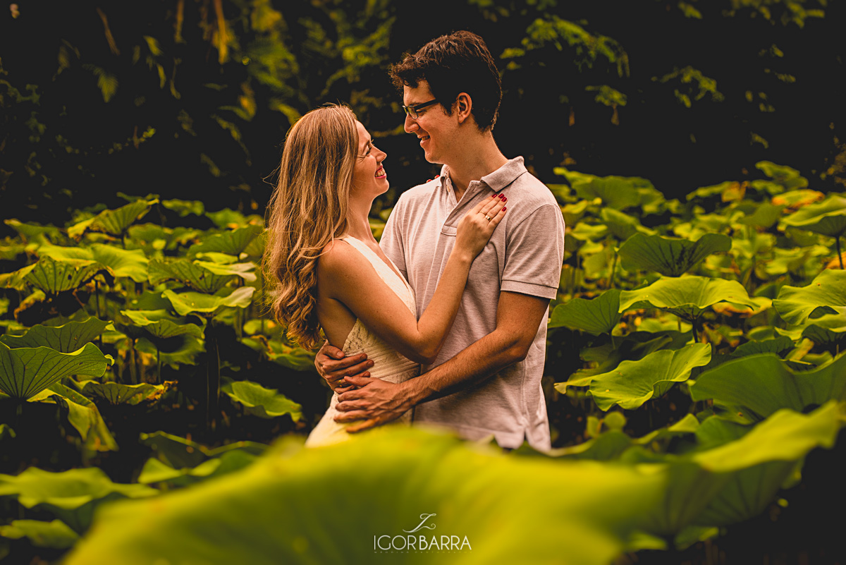 noivos felizes, fotografo em jf, jardim botanico, rio de janeiro, RJ, fotografia jf, Noiva, Casal, sessão de fotos, pré-casamento, e-session