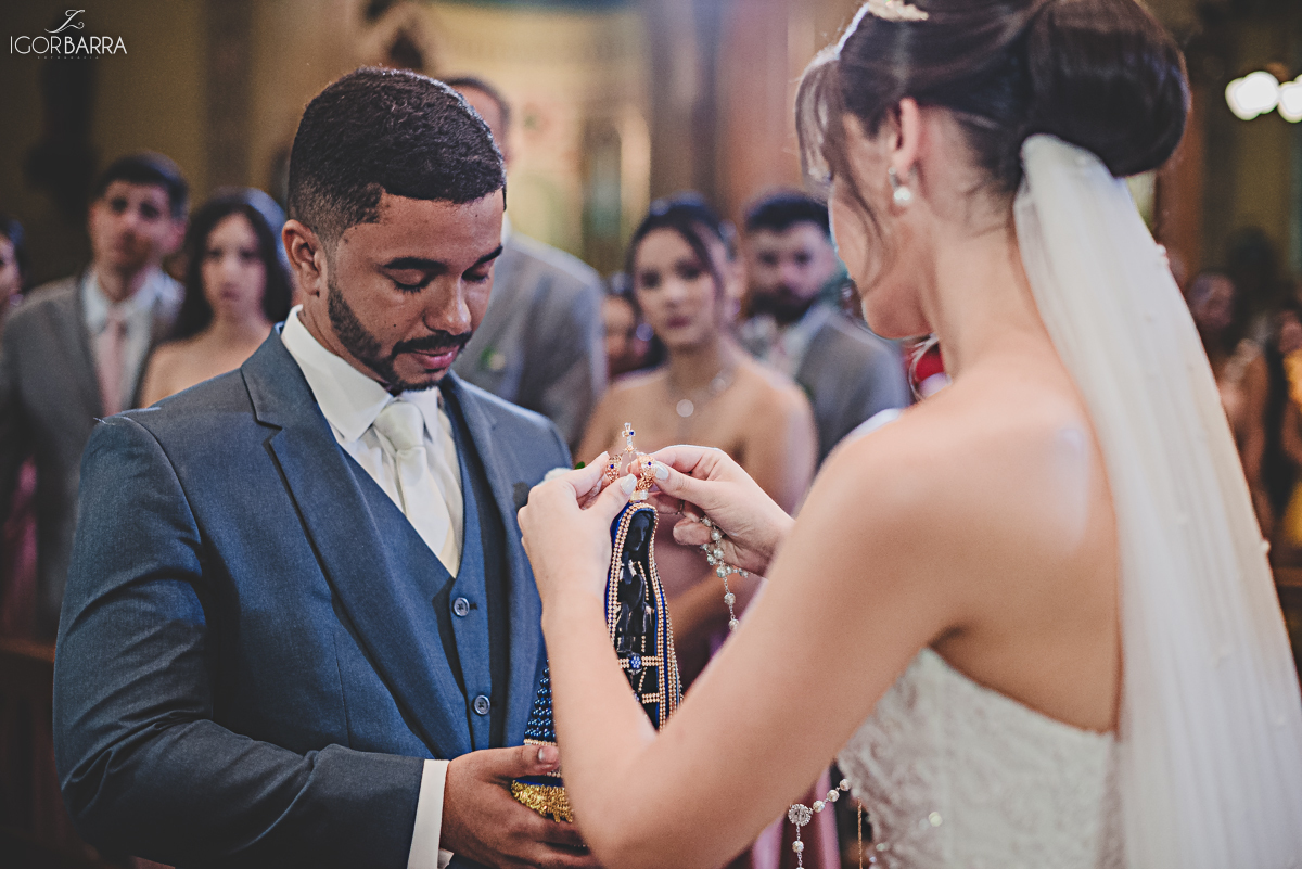 Noiva, Noivo, vestido de casamento,  Igreja São Sebastiao,  Comemorare noivas, fotografia de casamento, fotografo juiz de fora, igor barra fotografia, casamento jf, casamento juiz de fora.