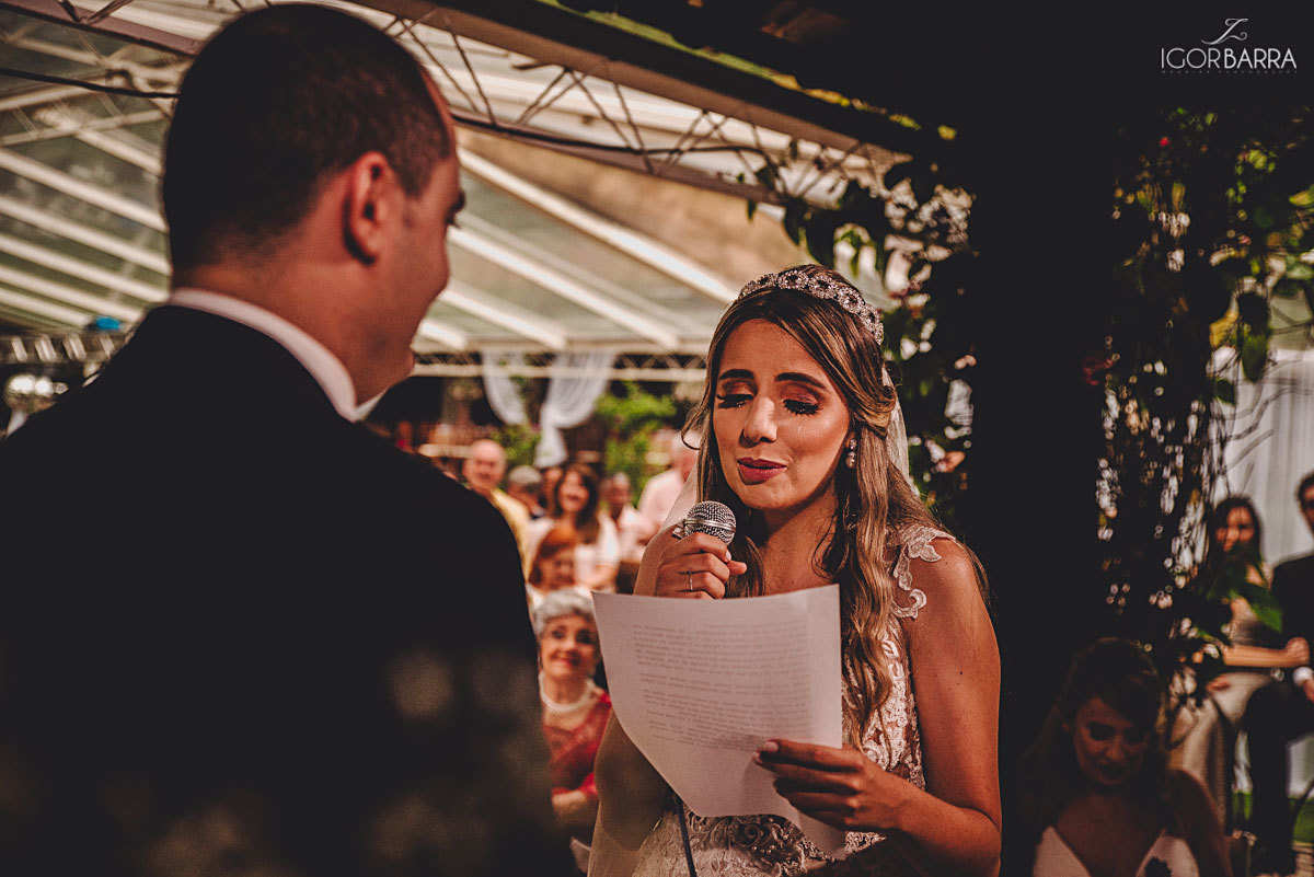 Noiva, Noivo, Emoção da nnoiva, Risadas dos noivos, vestido de noiva, casamento de dia, Chateau Bouganville, Juiz de Fora, Matias Barbosa, igor barra