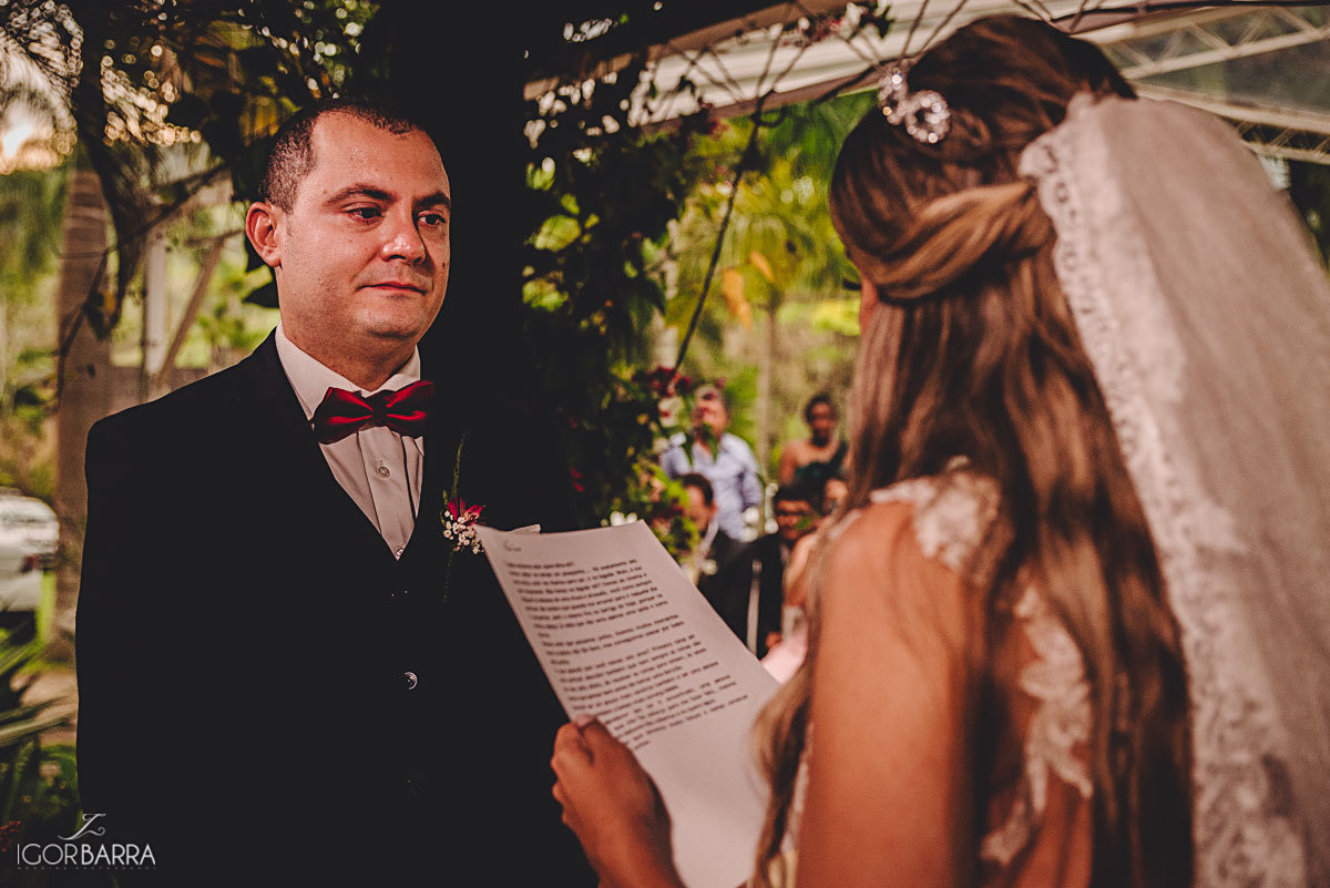 Noiva, Noivo, Emoção da nnoiva, Risadas dos noivos, vestido de noiva, casamento de dia, Chateau Bouganville, Juiz de Fora, Matias Barbosa, igor barra