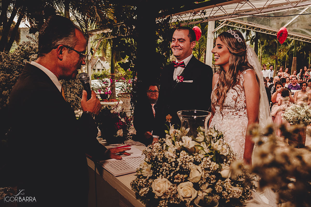 Noiva, Noivo, Emoção da nnoiva, Risadas dos noivos, vestido de noiva, casamento de dia, Chateau Bouganville, Juiz de Fora, Matias Barbosa, igor barra