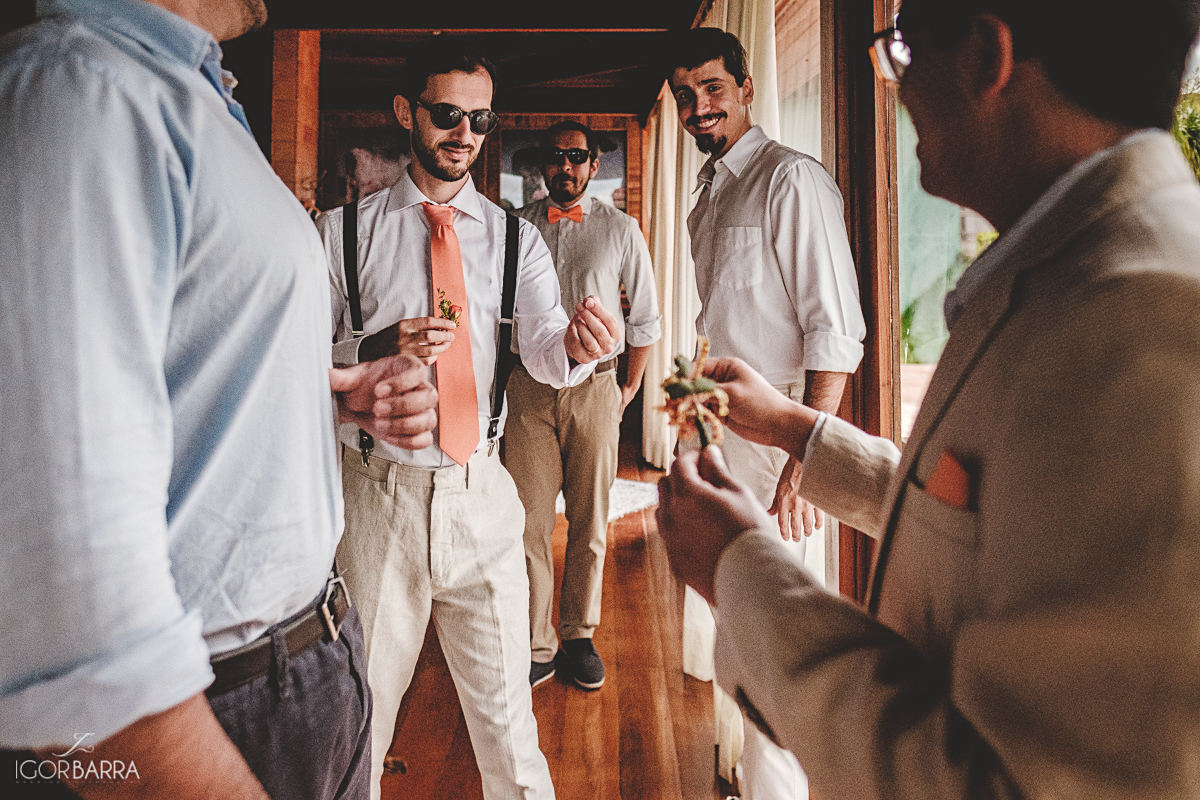 Making off noivo, padrinhos, noivo de bermuda, Fazenda, pedaco do ceu, itamonte, minas gerais, igor barra, fotografo igor barra