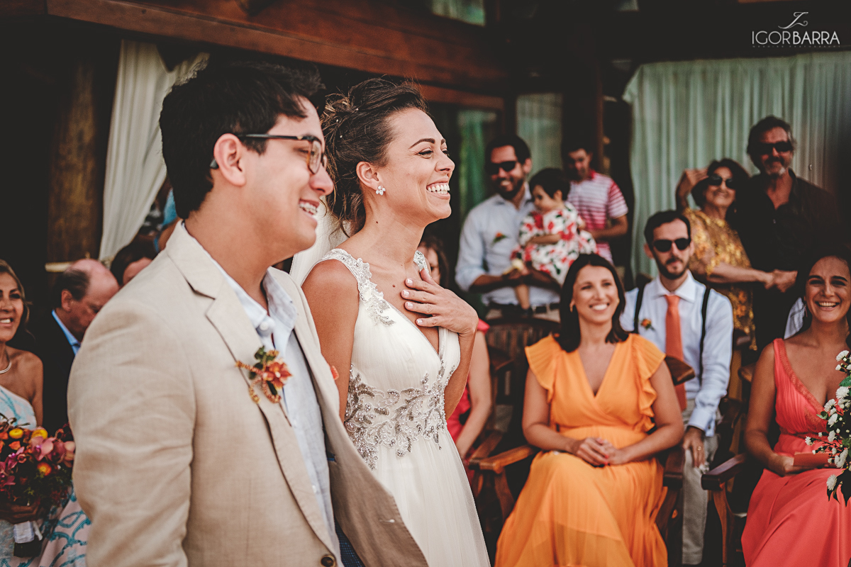 Noiva, noivo, emocionados, altar, cerimonia, ao ar livre, Fazenda, pedaco do ceu, itamonte, minas gerais, igor barra, fotografo igor barra
