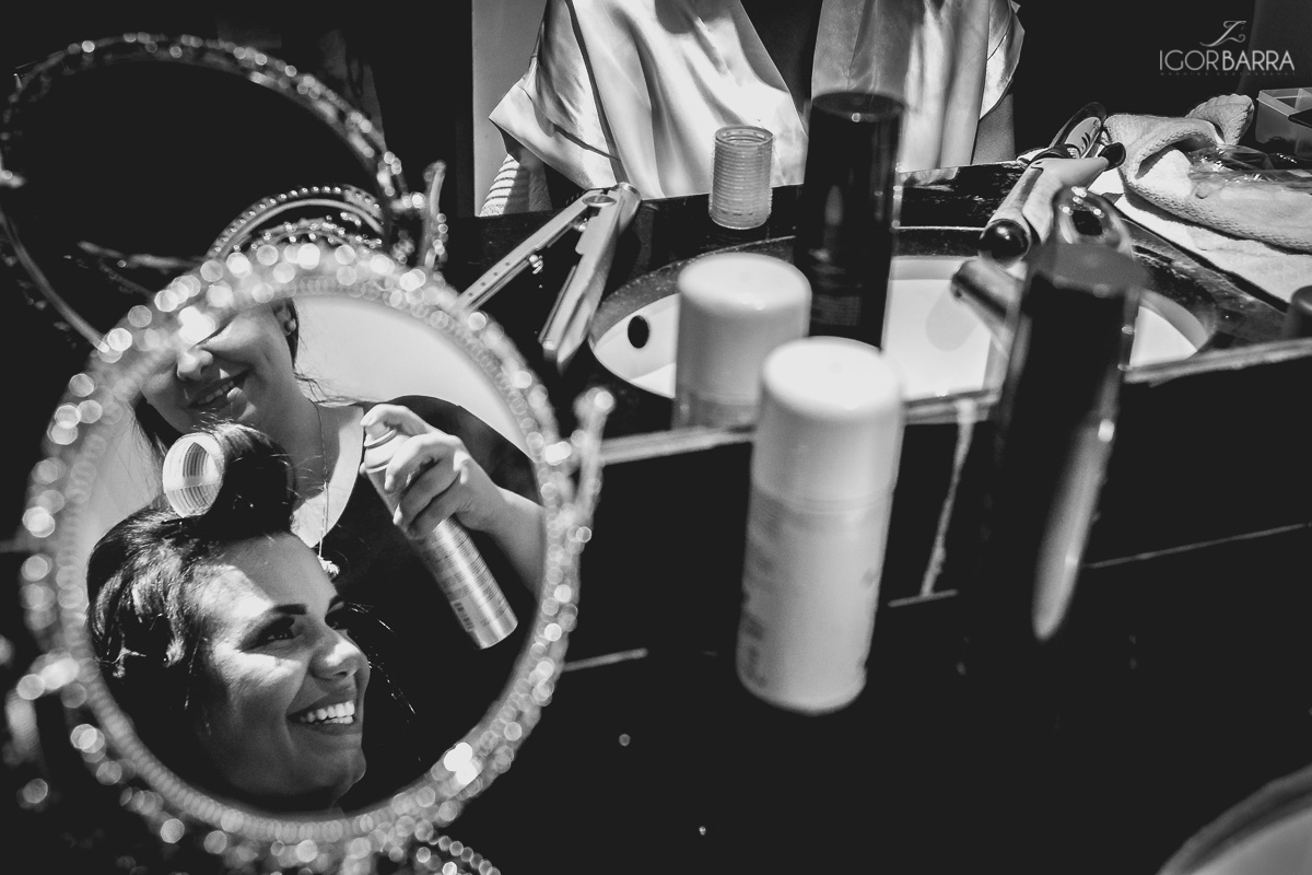 making off da noiva, cabelo da noiva, noiva no espelho, Flavia e Paulo, Juiz de Fora - MG