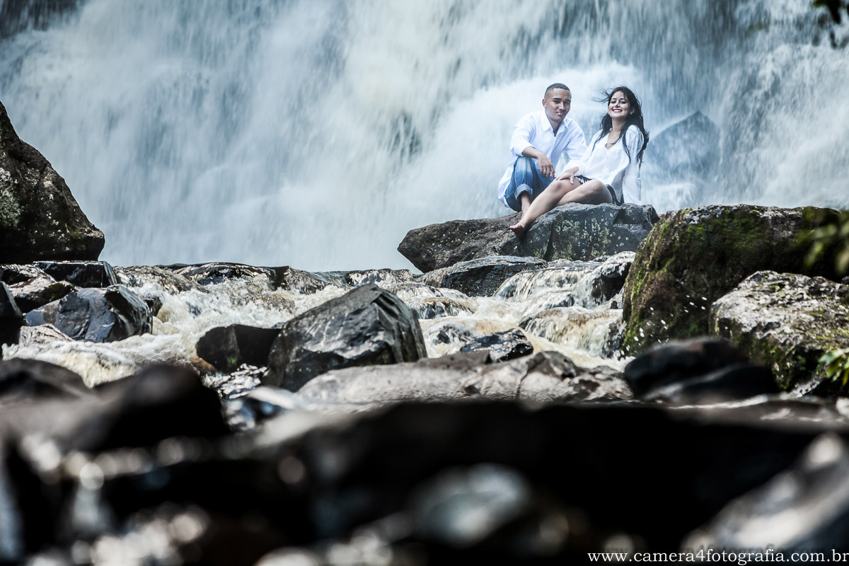 noivos na cachoeira