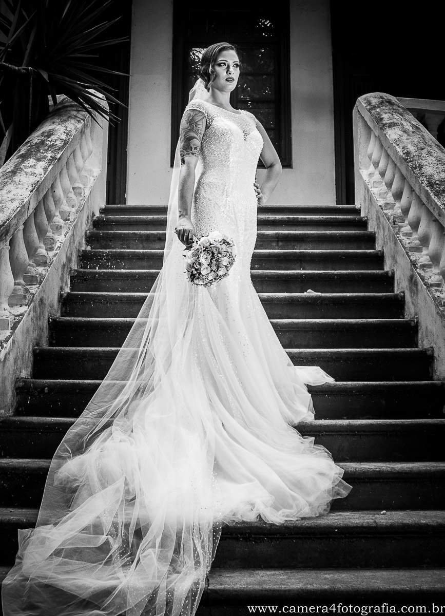 noiva na escadaria