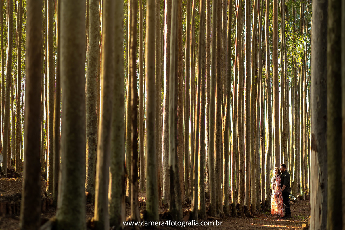 ensaio-pré-wedding-de-amanda-e-hugo-no-spaço-light-em-piratininga-sp-camera-4-fotografia