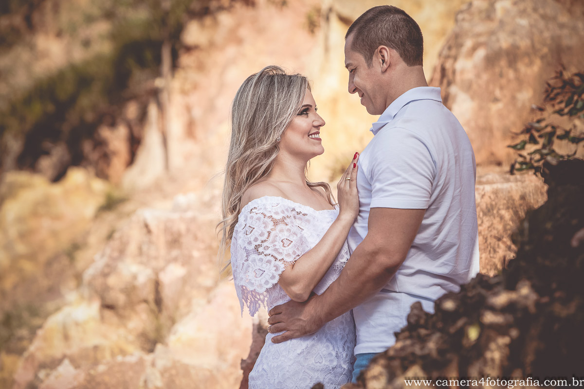 pre wedding dos noivos na estrada