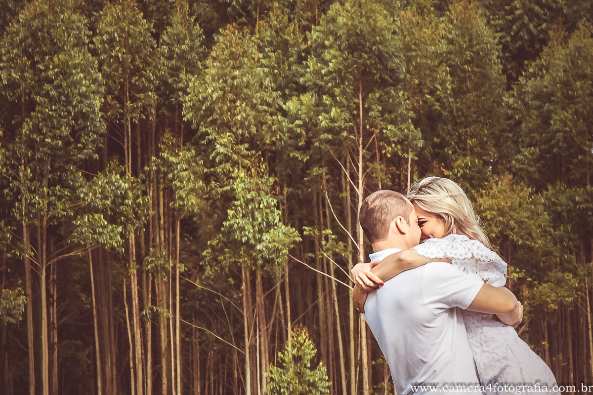 noivos dançando durante o pre wedding