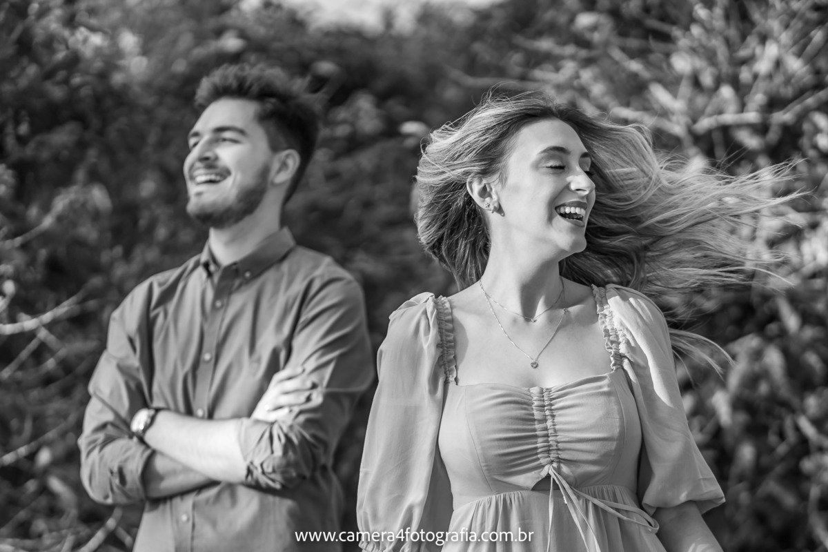 ensaio-pré-casamento-de-laura-e-gabriel-na-cidade-de-pardinho-sp-www.camera4fotografia.com.br