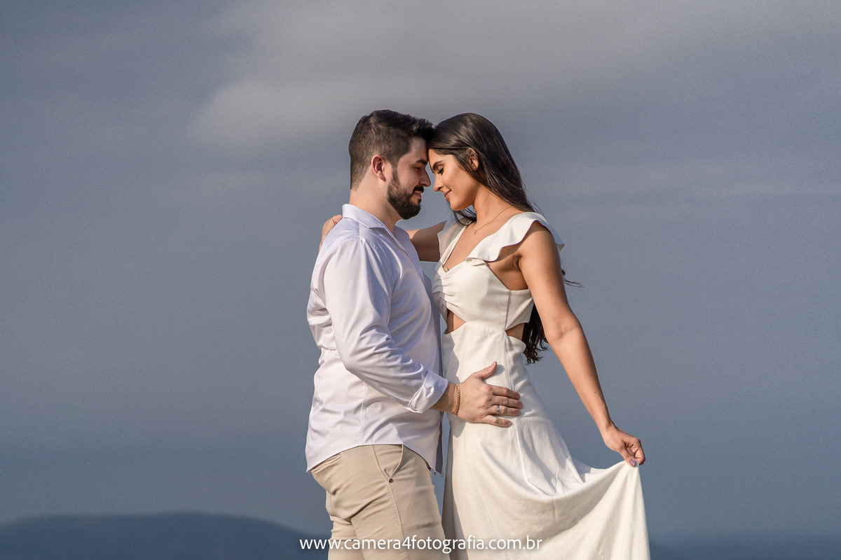 ensaio-carolina-e-vitor-no-chalé-do-gigante-em-pardinho-www.camera4fotografia.com.br