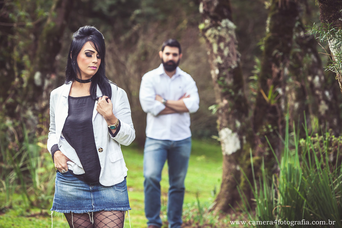 noivos no jardim em Monte Verde MG