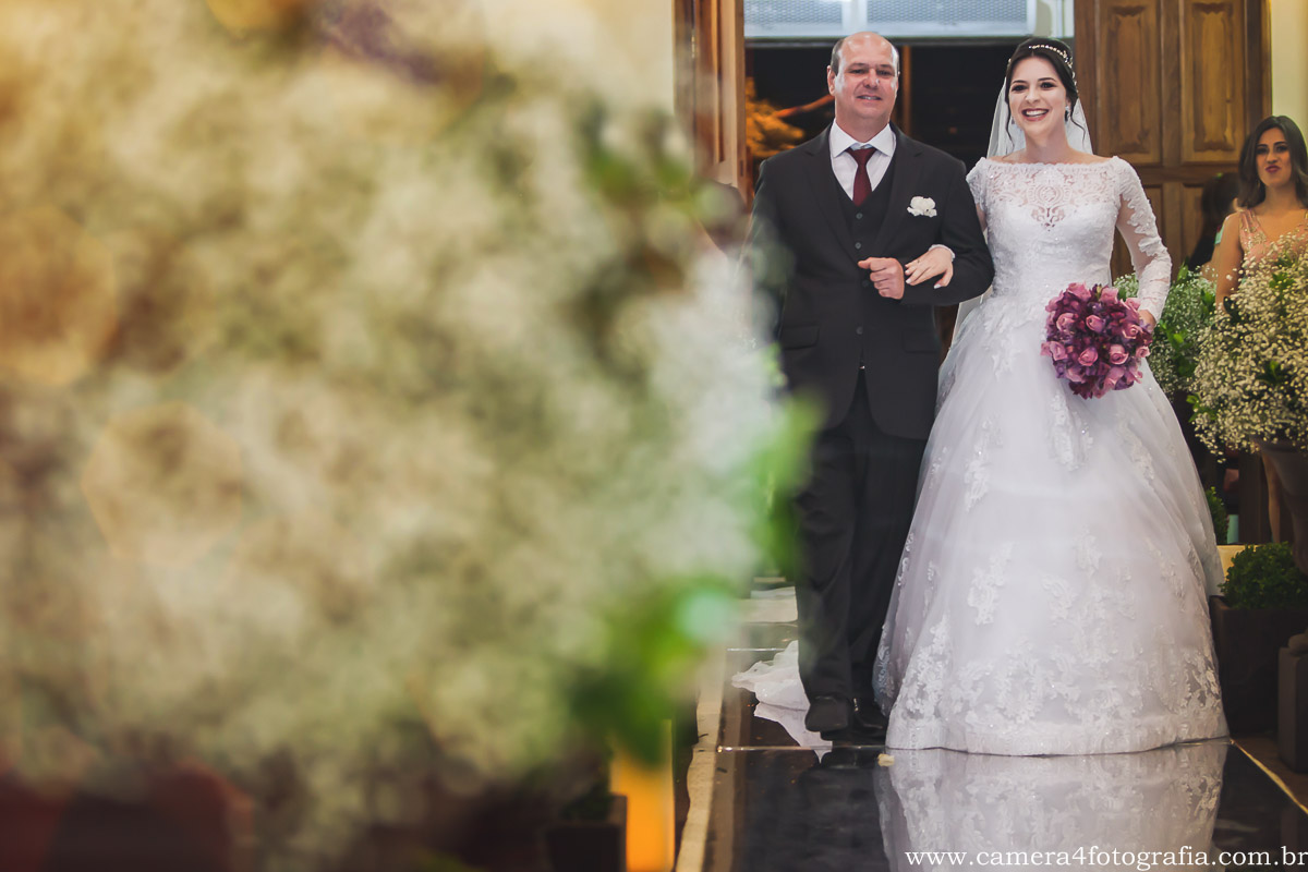 entrada da noiva no casamento
