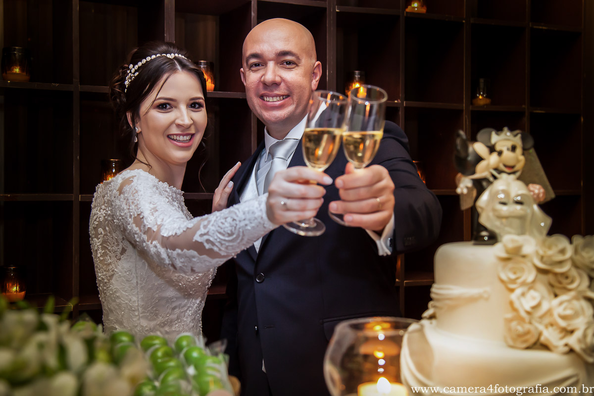 brinde dos noivos no casamento