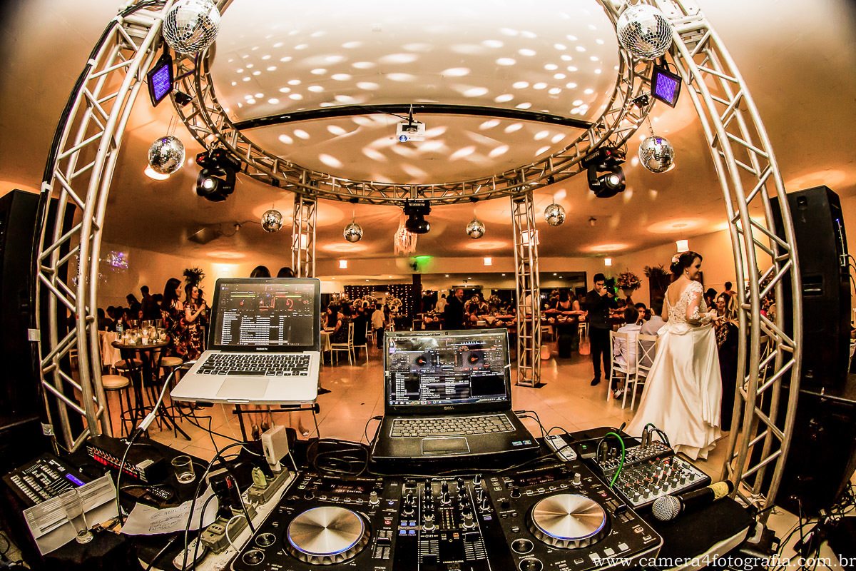 estrutura do dj na festa do casamento