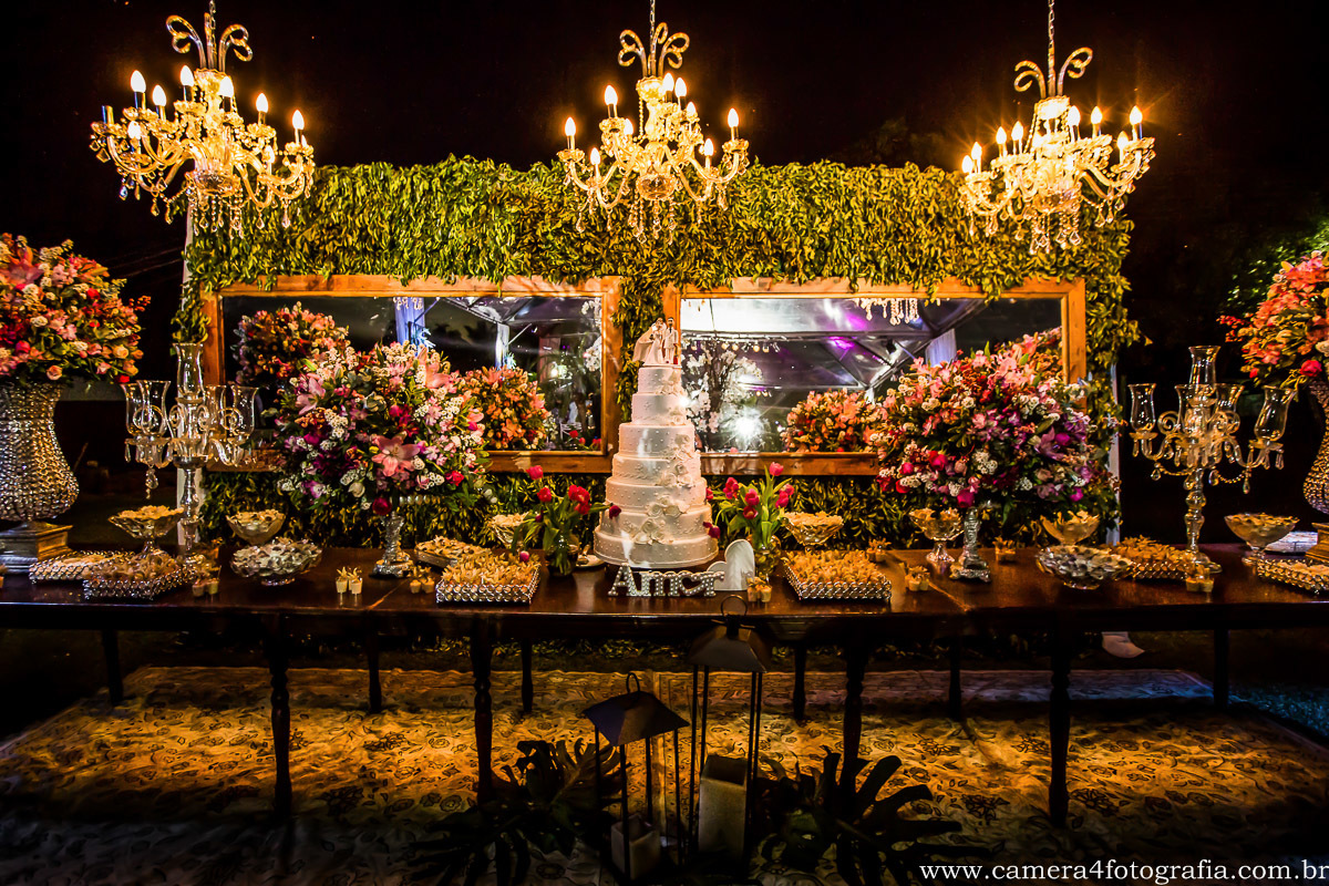 bolo de casamento com a decoração