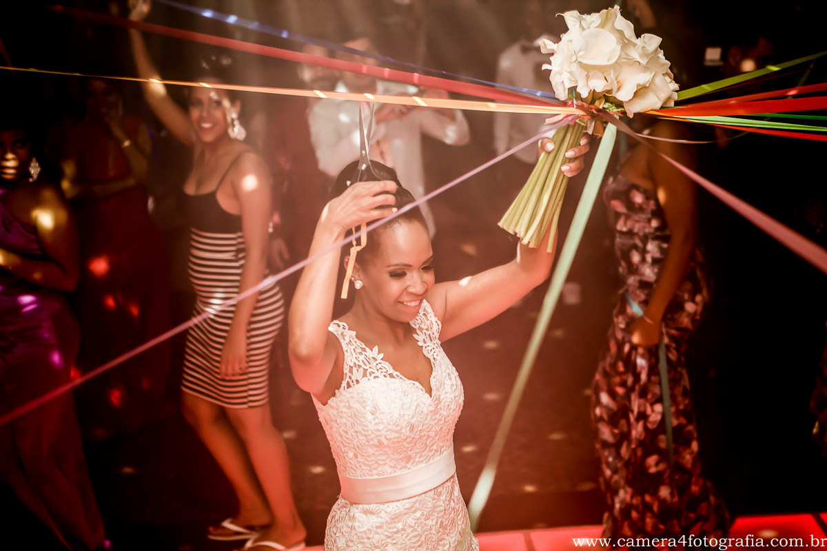 buquê de fitas no casamento