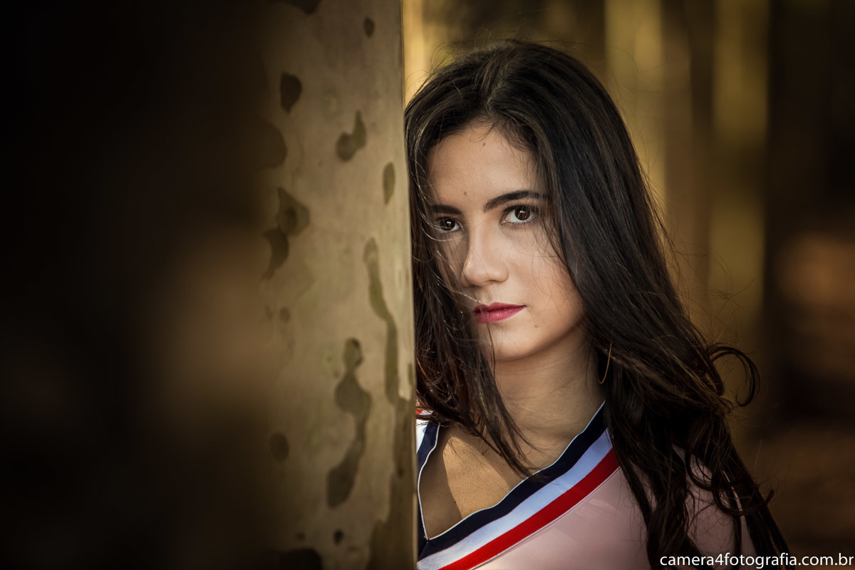 debutante no ensaio de 15 anos na natureza