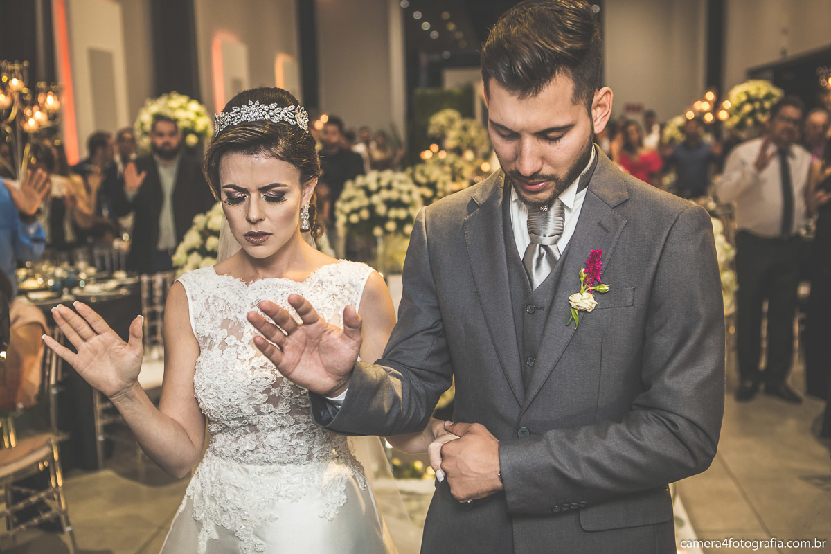 benção dos noivos durante o casamento