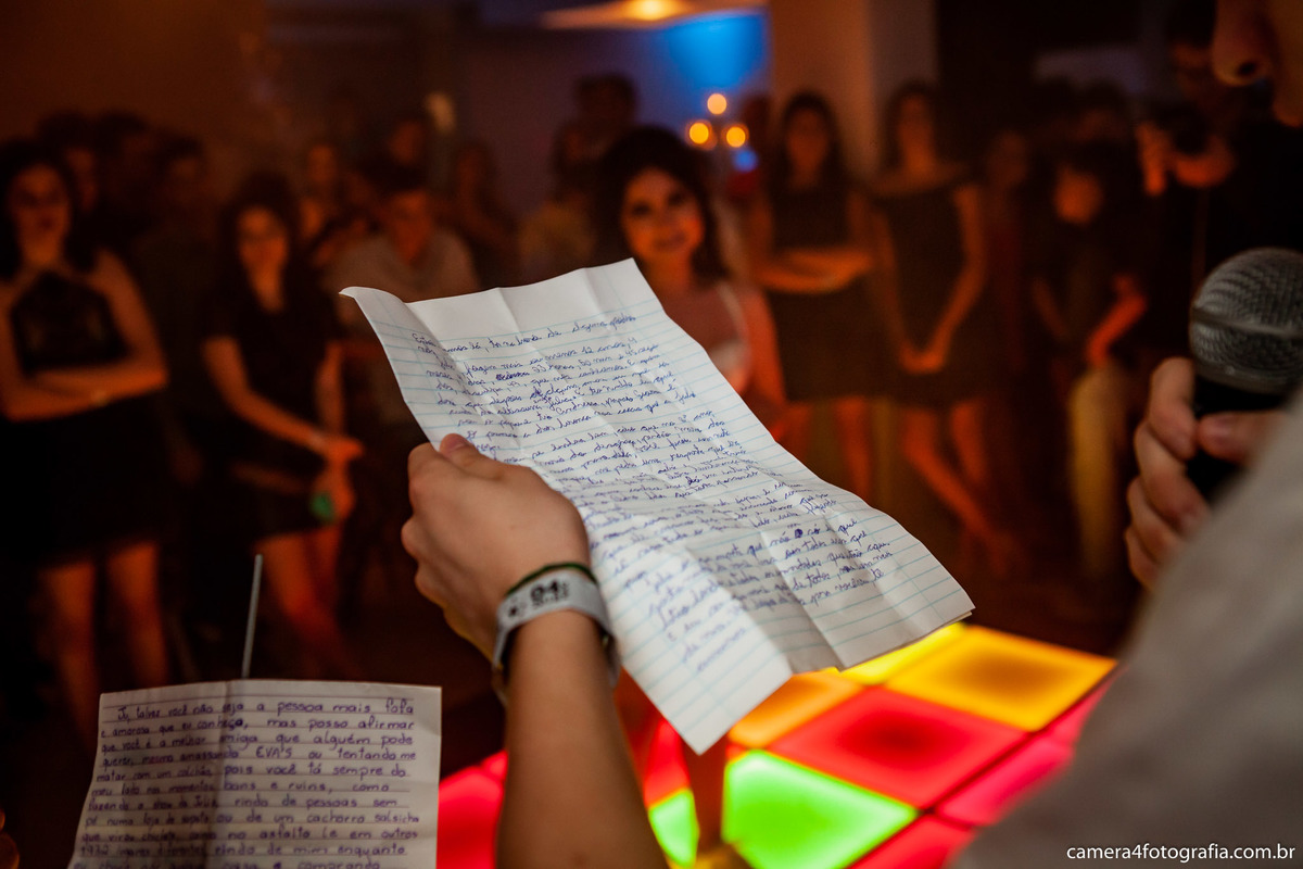 homenagem das amigas na festa de 15 anos