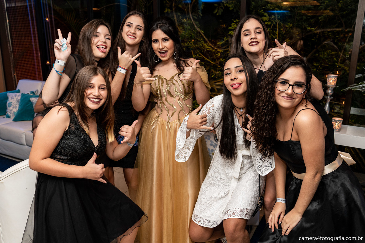amigas na festa de 15 anos da júlia xavier