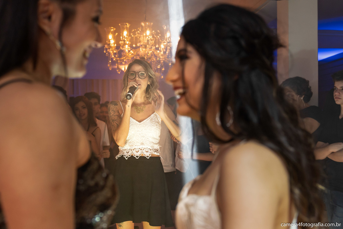 homenagem da mãe para a filha na festa de 15 anos