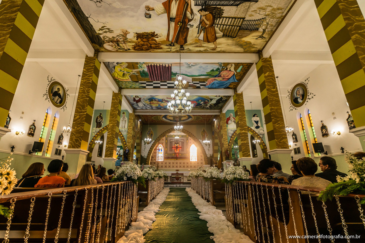 igreja linda em Iacanga no dia do casamento