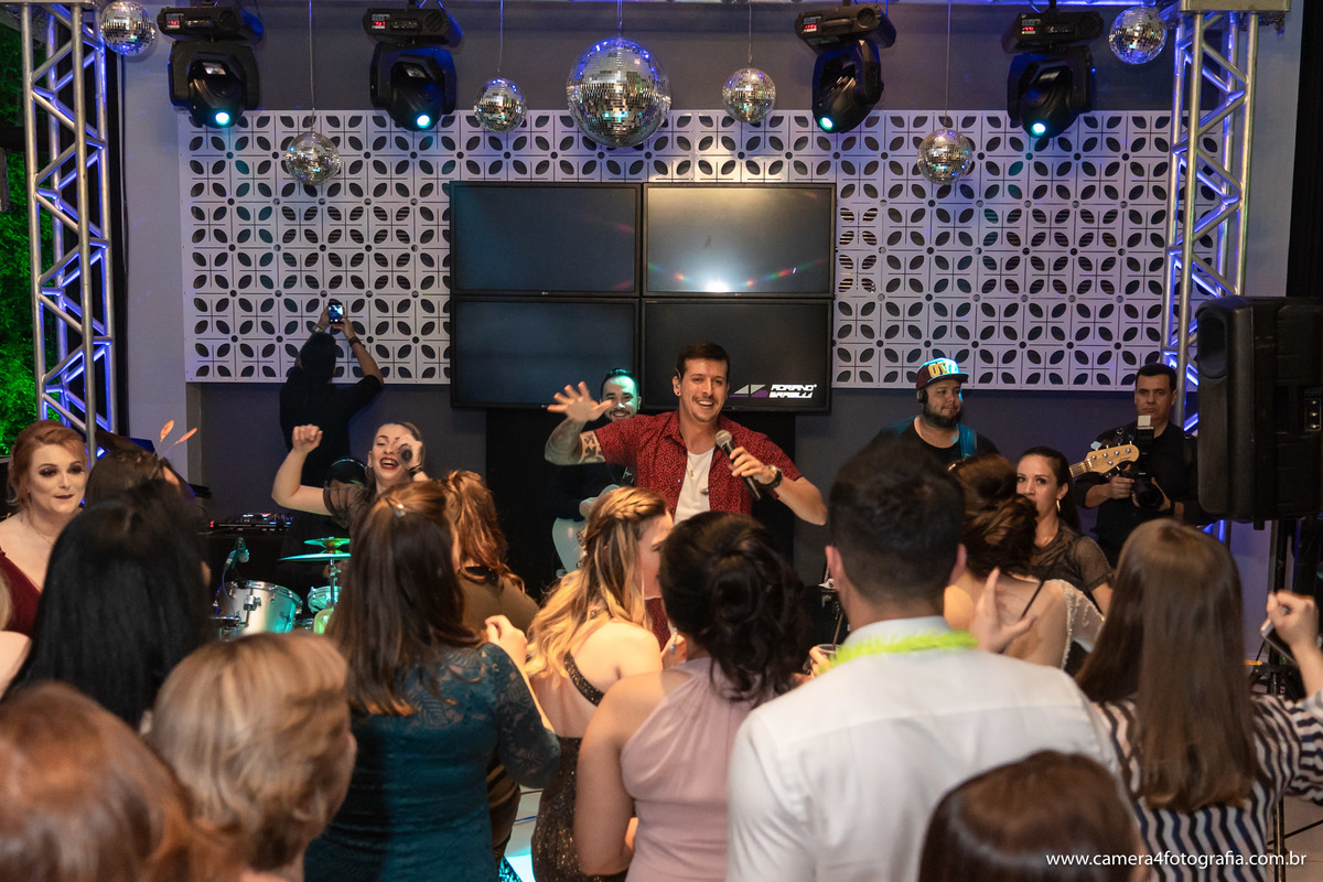 banda de casamento durante a festa