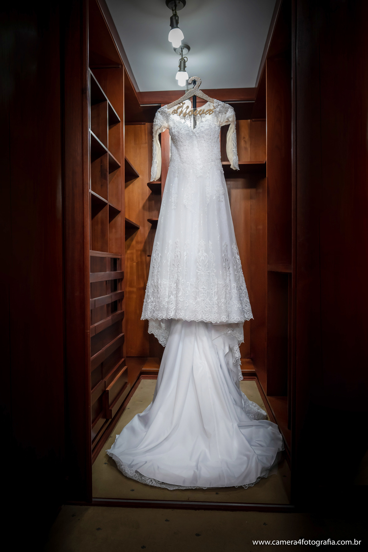 vestido da noiva antes do casamento, durante o making of