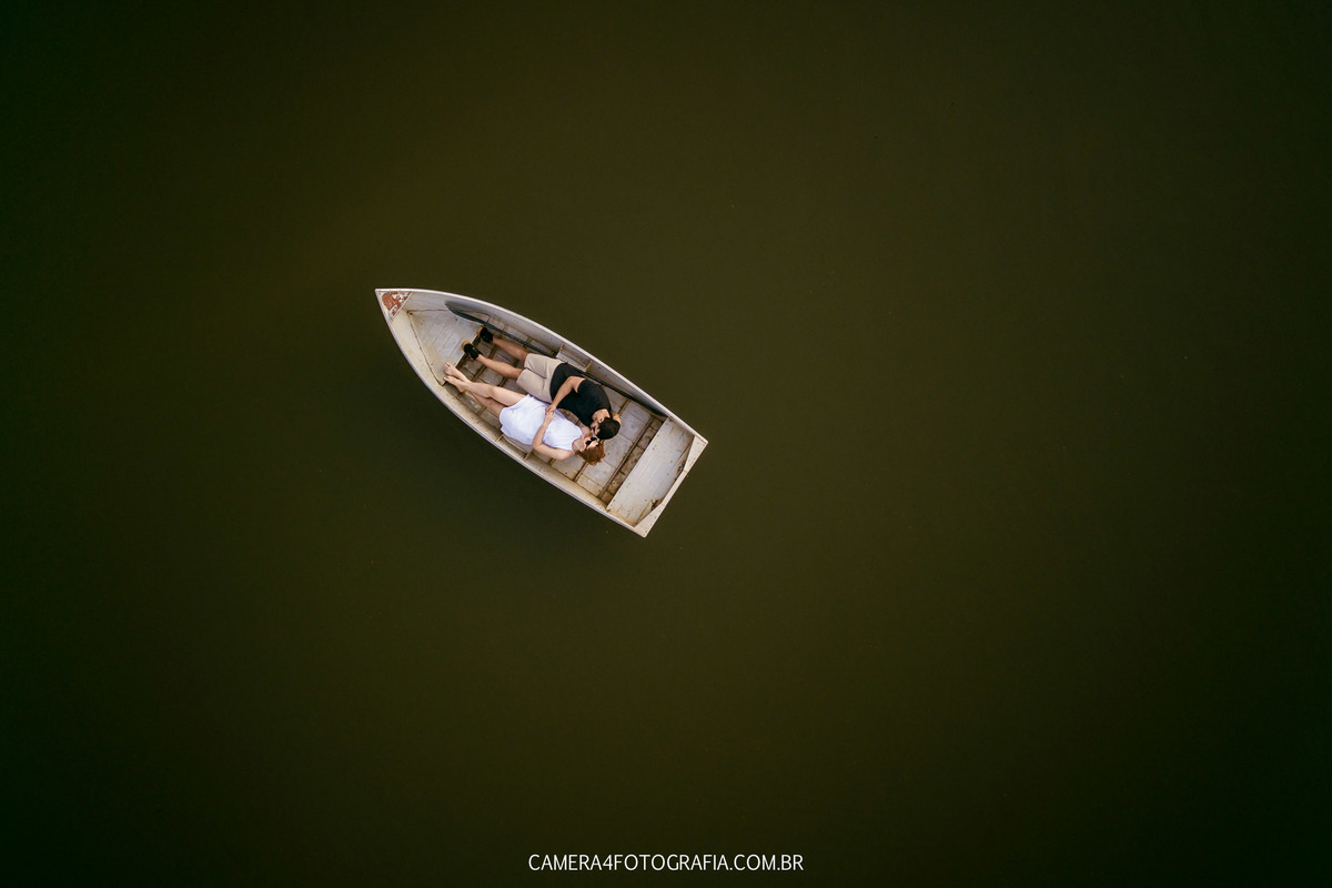 foto de drone durante o ensaio pré wedding no eco resort alvorada em brotas